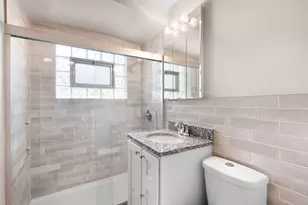 360 Streamside Dr, Harvey, IL 60426 - Photo 11