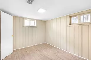 360 Streamside Dr, Harvey, IL 60426 - Photo 13