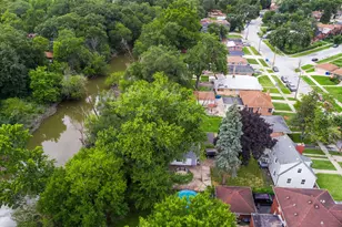 360 Streamside Dr, Harvey, IL 60426 - Photo 5