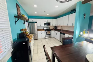 694 Parkway Ave, Elgin, IL 60120 - Photo 11