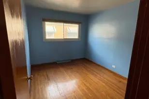 12816 S Laflin St, Calumet Park, IL 60827 - Photo 5