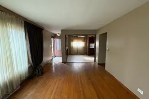 12816 S Laflin St, Calumet Park, IL 60827 - Photo 3