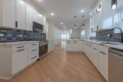 8044 S Clyde Avenue, Chicago, IL 60617 - Photo 9