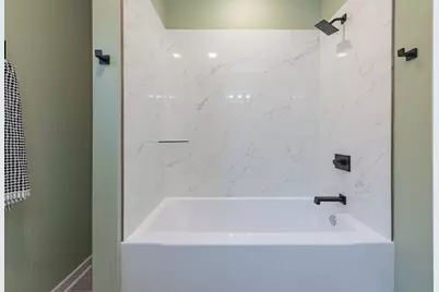 8044 S Clyde Avenue, Chicago, IL 60617 - Photo 15