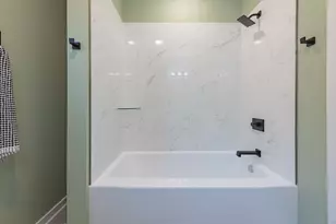 8044 S Clyde Ave, Chicago, IL 60617 - Photo 15