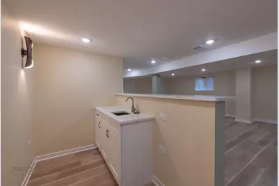 8044 S Clyde Avenue, Chicago, IL 60617 - Photo 25