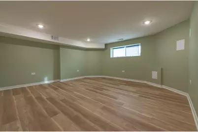 8044 S Clyde Avenue, Chicago, IL 60617 - Photo 17