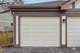 1223 Sandhurst Ct, Schaumburg, IL 60193 - Photo 23