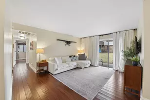 1223 Sandhurst Ct, Schaumburg, IL 60193 - Photo 5