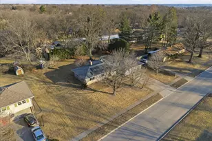 2610 31st St, Moline, IL 61265 - Photo 9