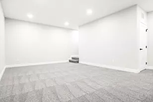 5211 Castlebar Dr, Bloomington, IL 61705 - Photo 51