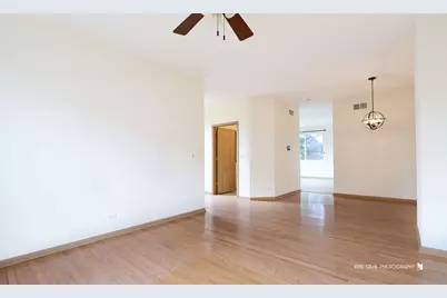 759 Cherry Creek Drive, Grayslake, IL 60030 - Photo 5