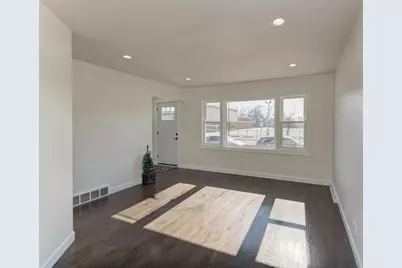 6218 W Foster Avenue, Chicago, IL 60630 - Photo 5