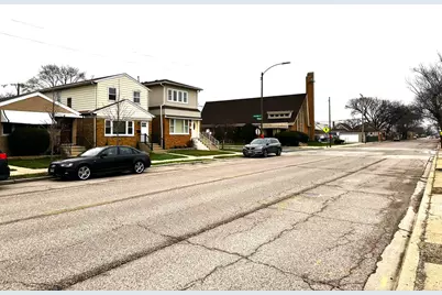 6218 W Foster Avenue, Chicago, IL 60630 - Photo 5