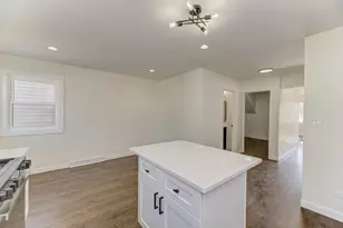 6218 W Foster Ave, Chicago, IL 60630 - Photo 17