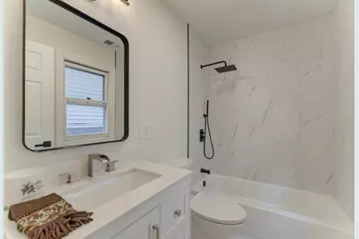 6218 W Foster Avenue, Chicago, IL 60630 - Photo 25