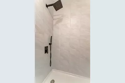 6218 W Foster Avenue, Chicago, IL 60630 - Photo 19