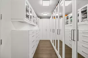 4 E Elm St, Chicago, IL 60611 - Photo 21