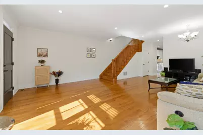 1042 W 34th Place, Chicago, IL 60608 - Photo 3