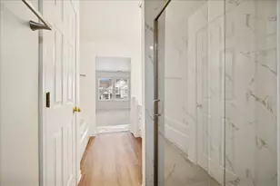 1153 Hawthorne Ln, Elk Grove Village, IL 60007 - Photo 9