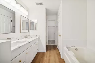 1153 Hawthorne Lane #1153, Elk Grove Village, IL 60007 - Photo 7