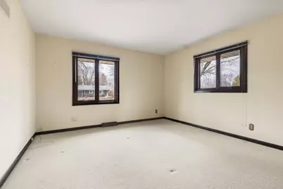 5746 Berwick Place, Rockford, IL 61107 - Photo 9