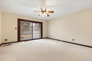 5746 Berwick Pl, Rockford, IL 61107 - Photo 15