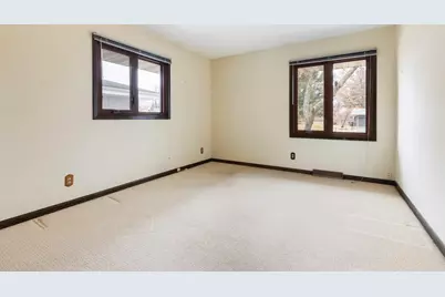 5746 Berwick Place, Rockford, IL 61107 - Photo 9