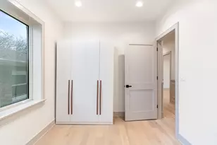 3317 N Avers Ave, Chicago, IL 60618 - Photo 9