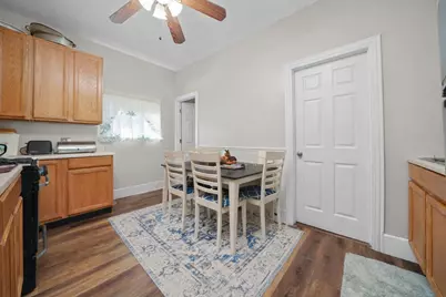 262 Bartlett Place, Elgin, IL 60120 - Photo 3