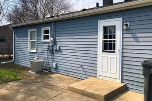 11 E Streamwood Blvd, Streamwood, IL 60107 - Photo 3