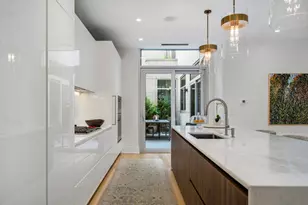 2035 N Orleans St, Chicago, IL 60614 - Photo 9