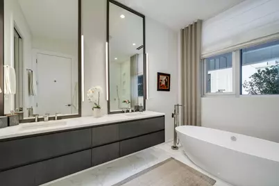 2035 N Orleans Street #M2, Chicago, IL 60614 - Photo 17