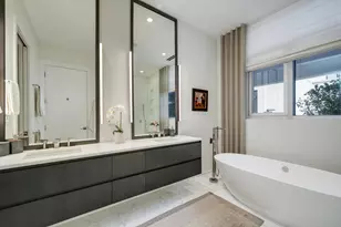 2035 N Orleans St, Chicago, IL 60614 - Photo 17