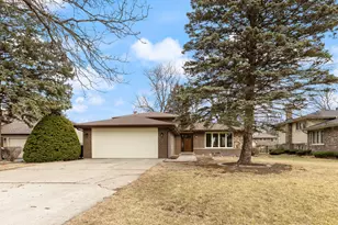 8518 West Candlelight Dr, Willow Springs, IL 60480 - Photo 1