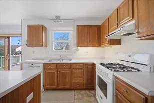 811 Phaeton Pl, Normal, IL 61761 - Photo 3