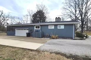 1110 N Franklin St, Salem, IL 62881 - Photo 3