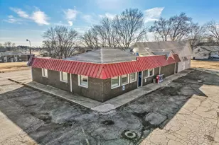 512 E Church St, Sandwich, IL 60548 - Photo 1