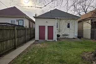 8531 S Euclid Ave, Chicago, IL 60617 - Photo 3