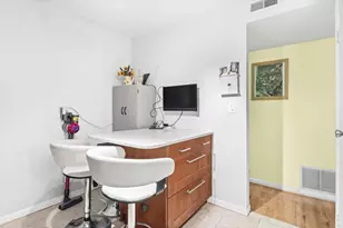 4704 Euclid Ave, Rolling Meadows, IL 60008 - Photo 9