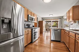 2113 Colonial St, Aurora, IL 60503 - Photo 7