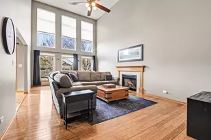 2113 Colonial St, Aurora, IL 60503 - Photo 3