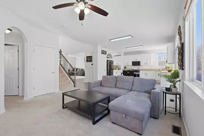 748 N Overlook Trail, Round Lake, IL 60073 - Photo 9