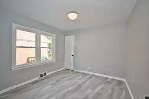 7412 Keeler Ave, Skokie, IL 60076 - Photo 5