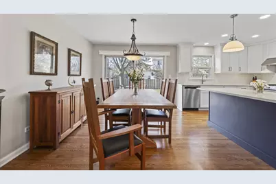 962 Thompson Boulevard, Buffalo Grove, IL 60089 - Photo 11