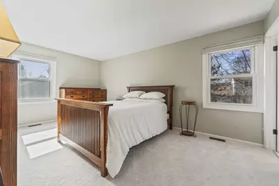 962 Thompson Boulevard, Buffalo Grove, IL 60089 - Photo 23