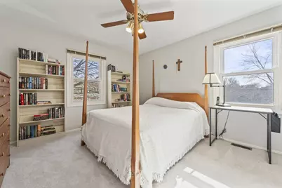 962 Thompson Boulevard, Buffalo Grove, IL 60089 - Photo 27