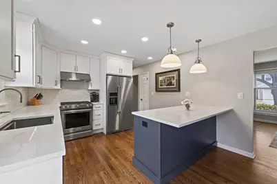 962 Thompson Boulevard, Buffalo Grove, IL 60089 - Photo 15