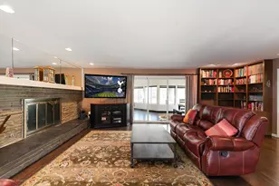 32W050 Cedar Ln, Wayne, IL 60184 - Photo 9