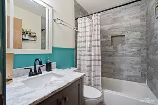 210 E Edgelawn Dr, Plano, IL 60545 - Photo 7